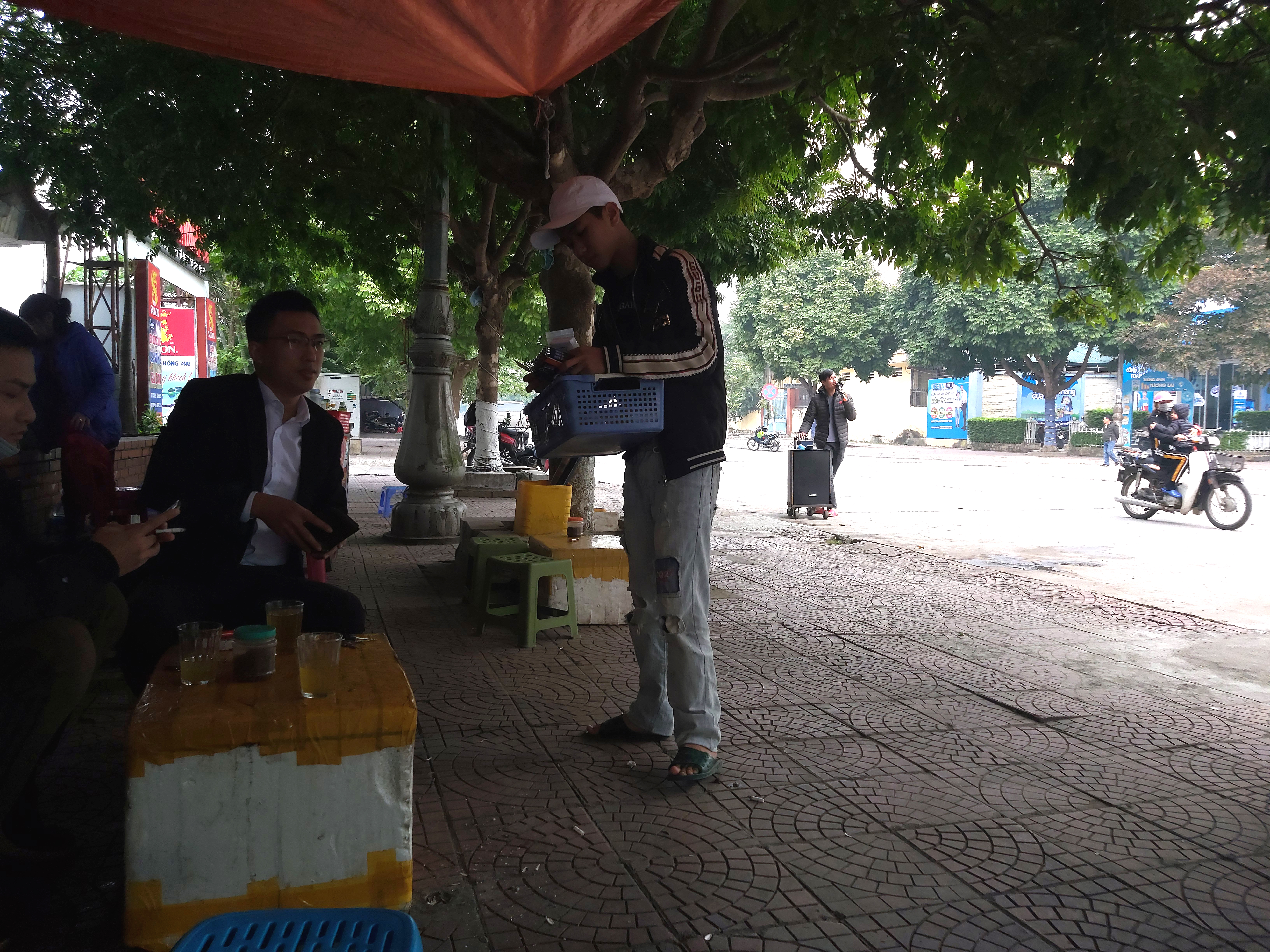 Ô nhiễm tiếng ồn từ karaoke: Chuyện không nhỏ!